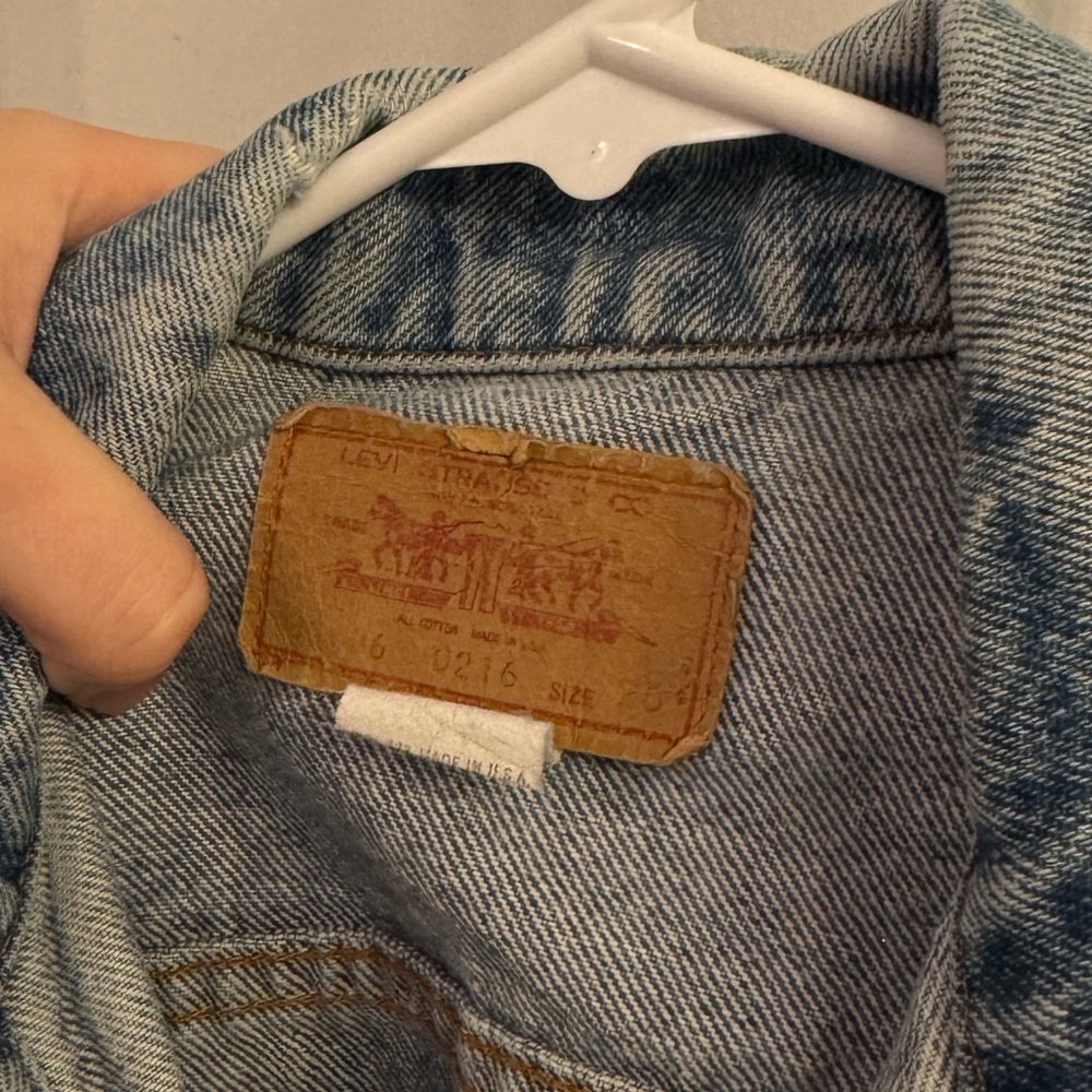 Vintage Levi’s Denim Vest Medium Light Wash Youth 20 Made in USA - Picture 4 of 7